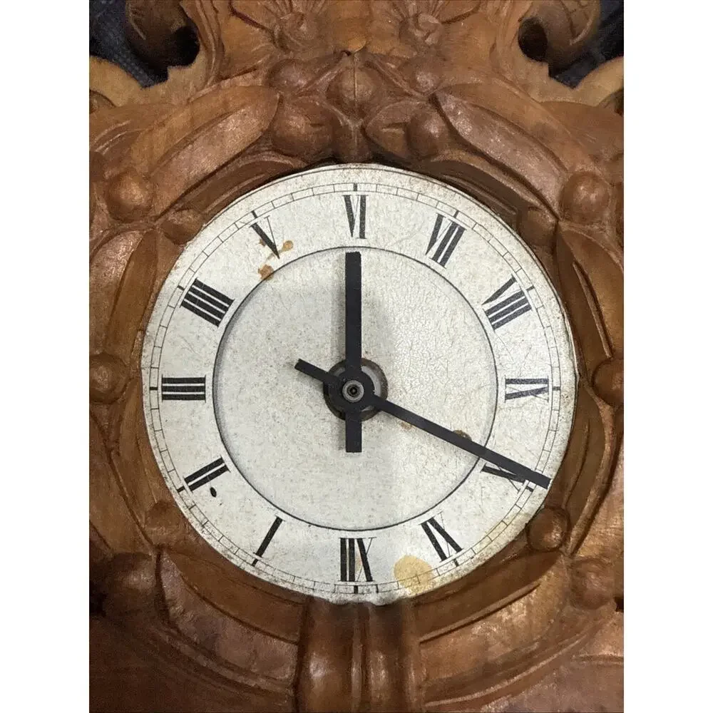 Clock baroque style